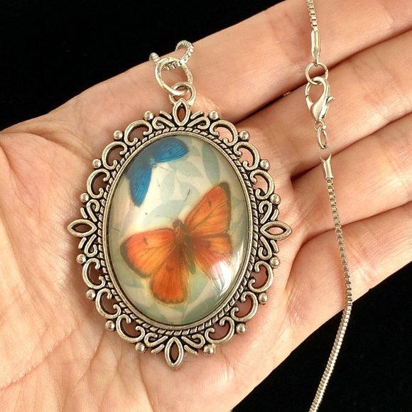 Luminous Butterflies Under Glass Pendant Orange Blue Silvertone Necklace 29.5” - Picture 6 of 6